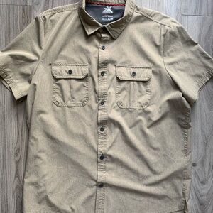 Men’s Lightweight Short Sleeve Button Down XL